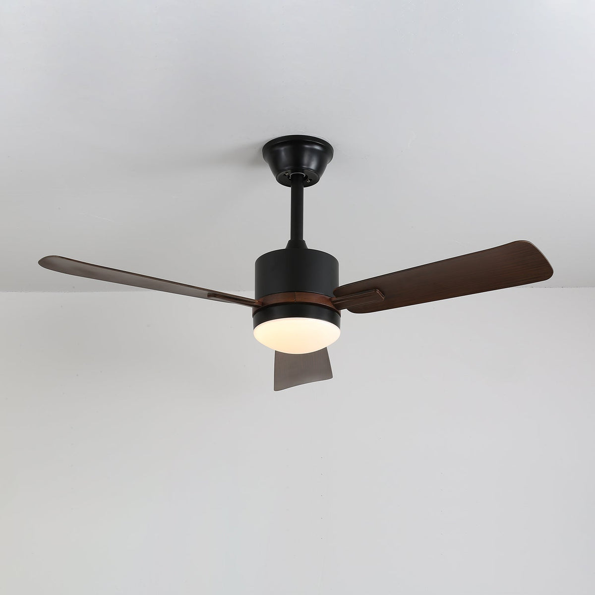 Zeyra ventilador de techo con luz moderno de madera de nogal