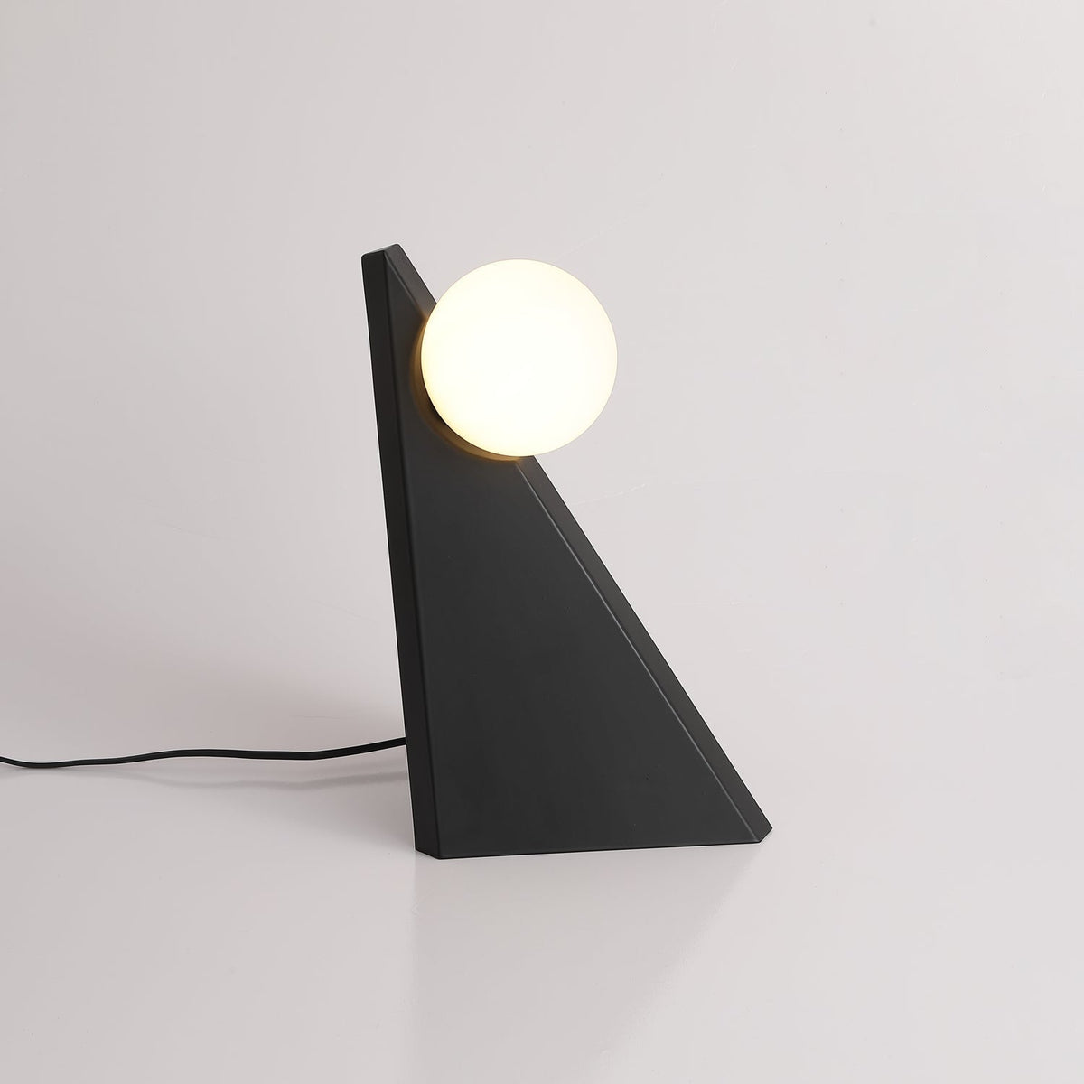Nixie lámpara de mesa con vidrio geométrico