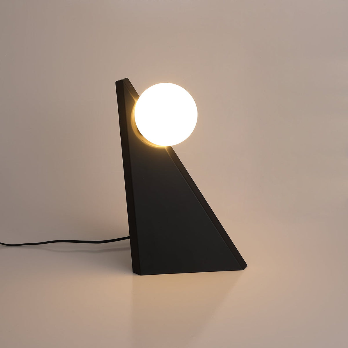 Nixie lámpara de mesa con vidrio geométrico