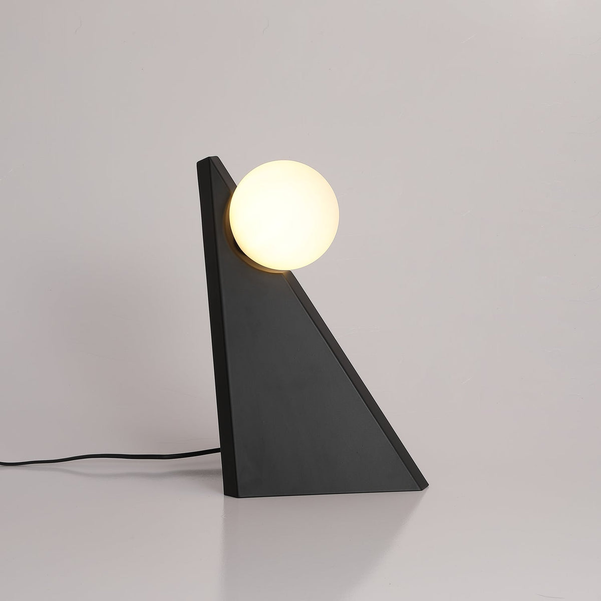 Nixie lámpara de mesa con vidrio geométrico