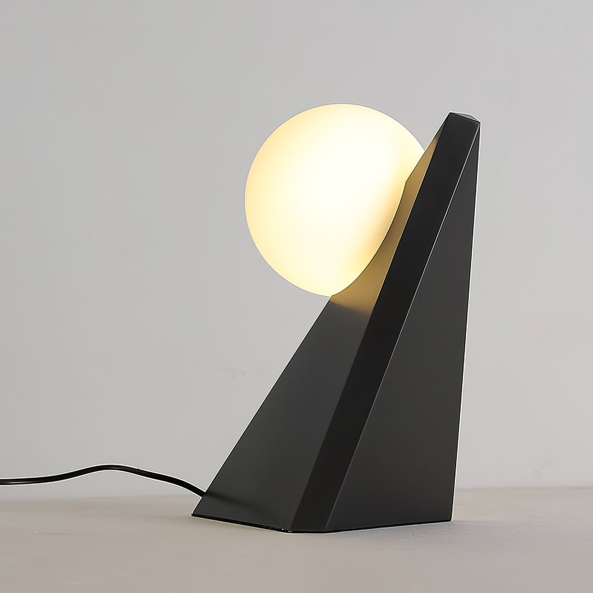 Nixie lámpara de mesa con vidrio geométrico