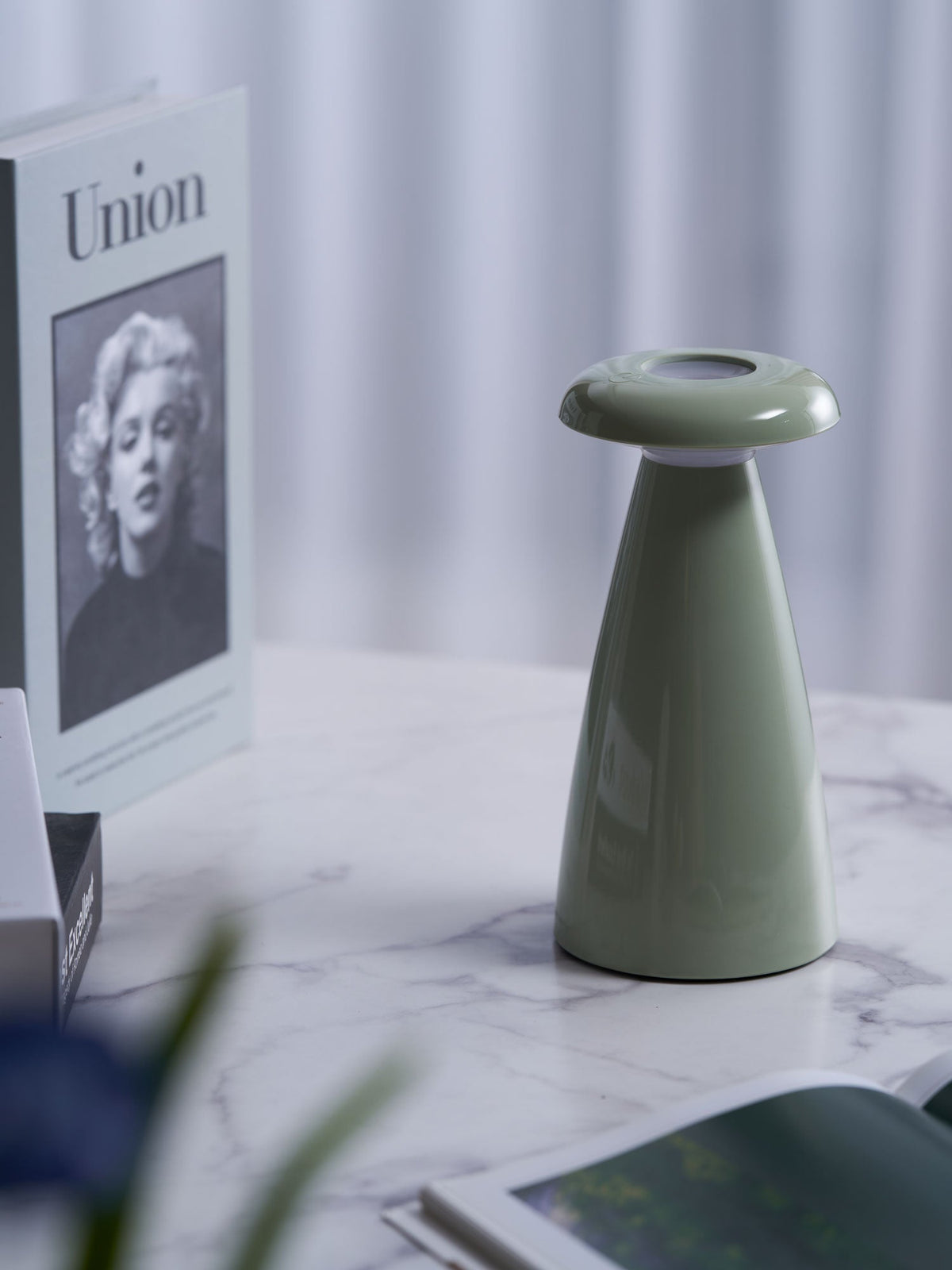 Mushroove lámpara de mesa de cerámica minimalista