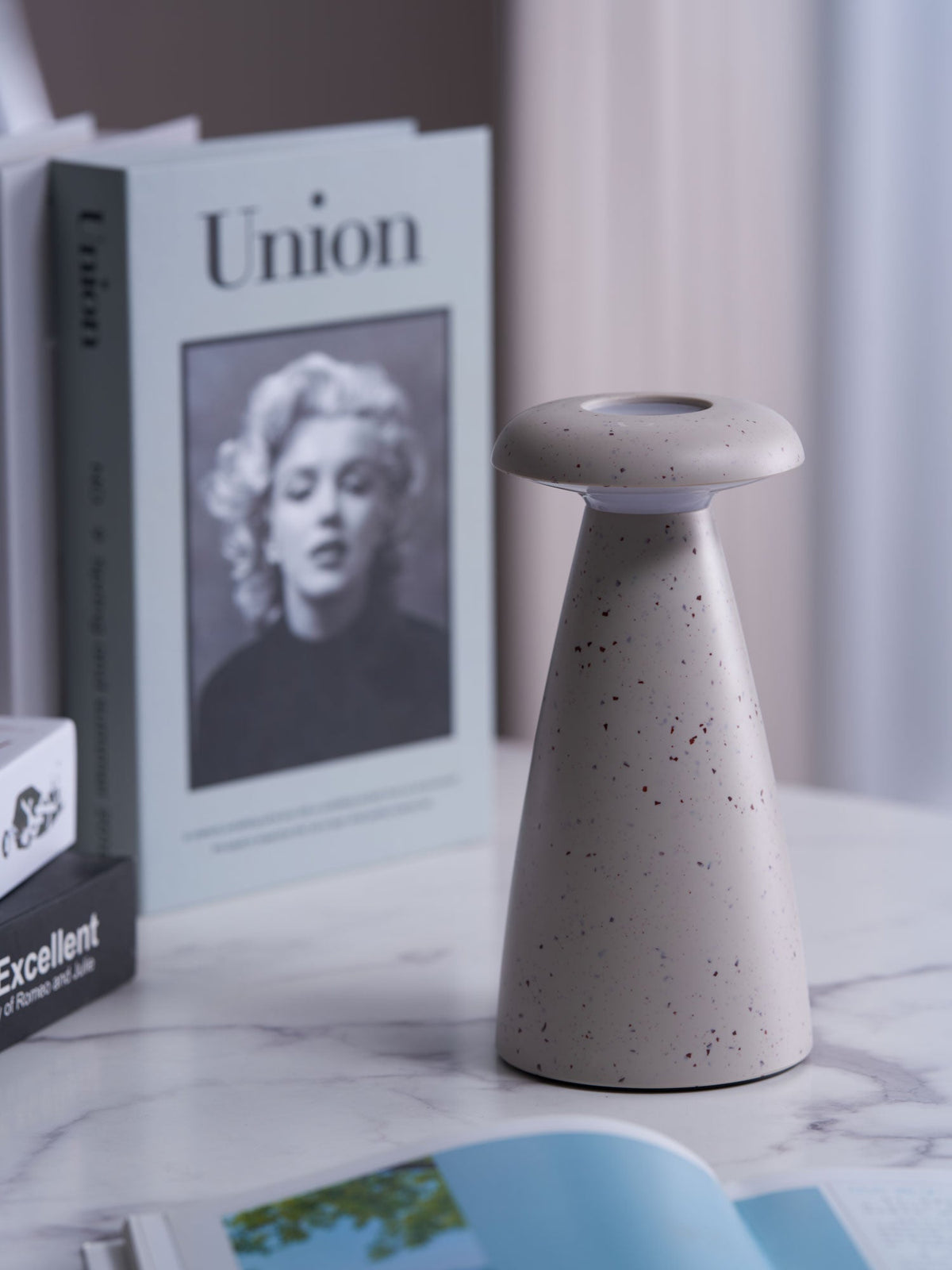Mushroove lámpara de mesa de cerámica minimalista