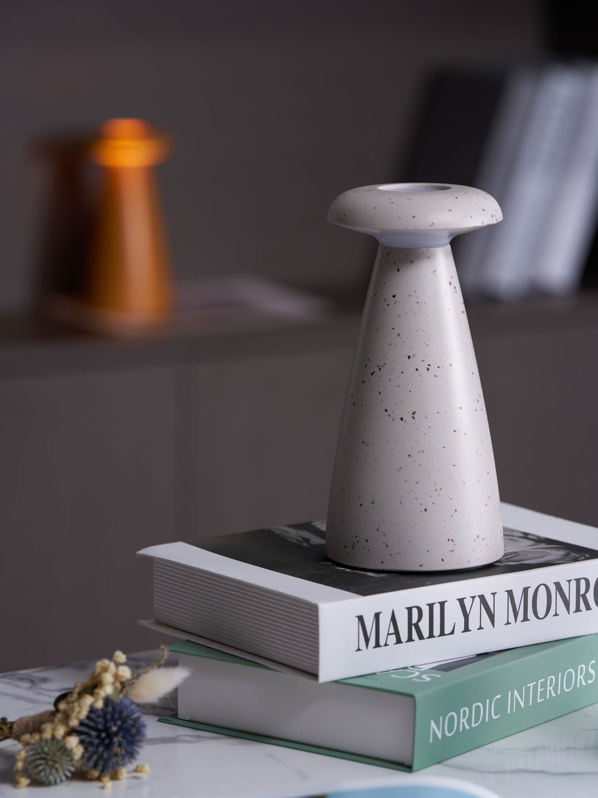 Mushroove lámpara de mesa de cerámica minimalista