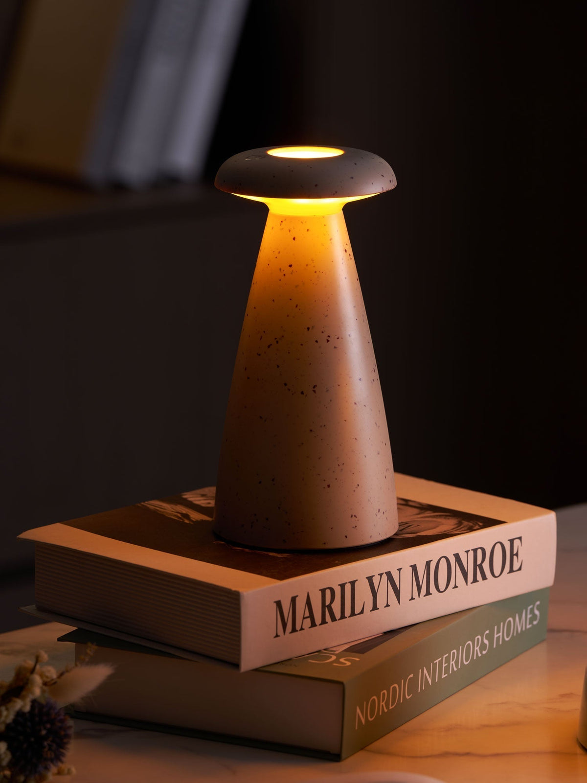 Mushroove lámpara de mesa de cerámica minimalista
