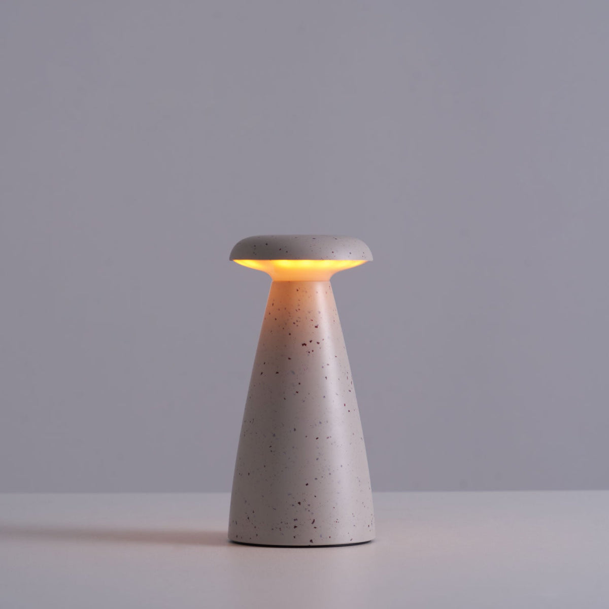 Mushroove lámpara de mesa de cerámica minimalista