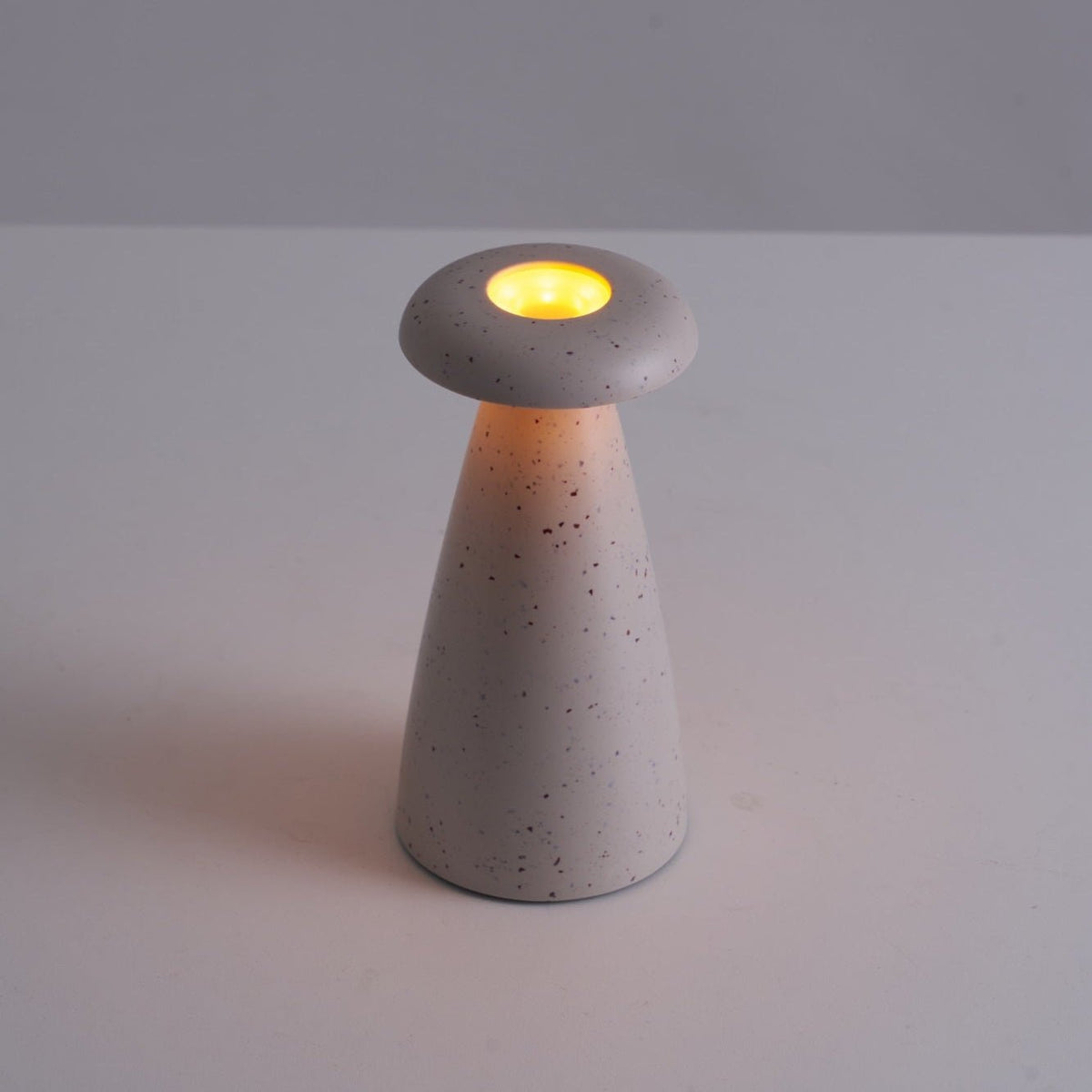 Mushroove lámpara de mesa de cerámica minimalista
