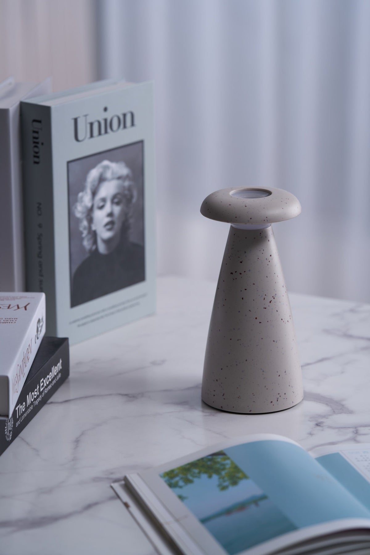 Mushroove lámpara de mesa de cerámica minimalista