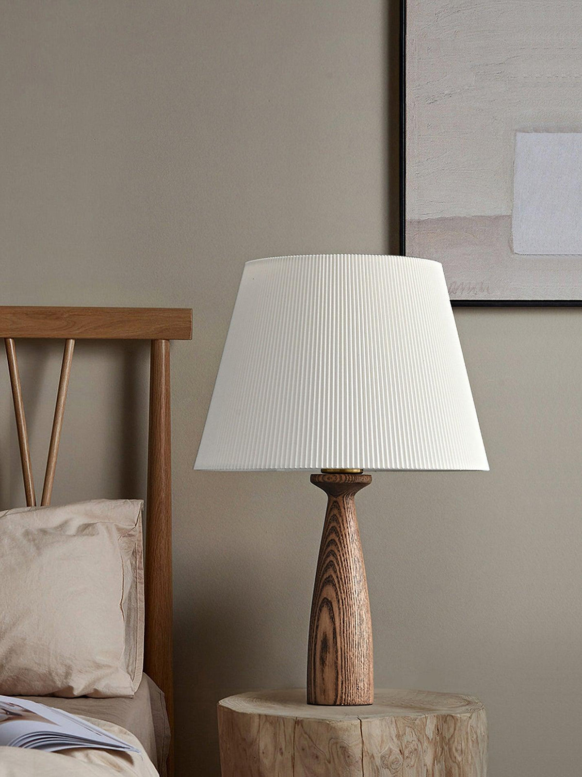 Soma lámpara de mesa Nora de madera de nogal