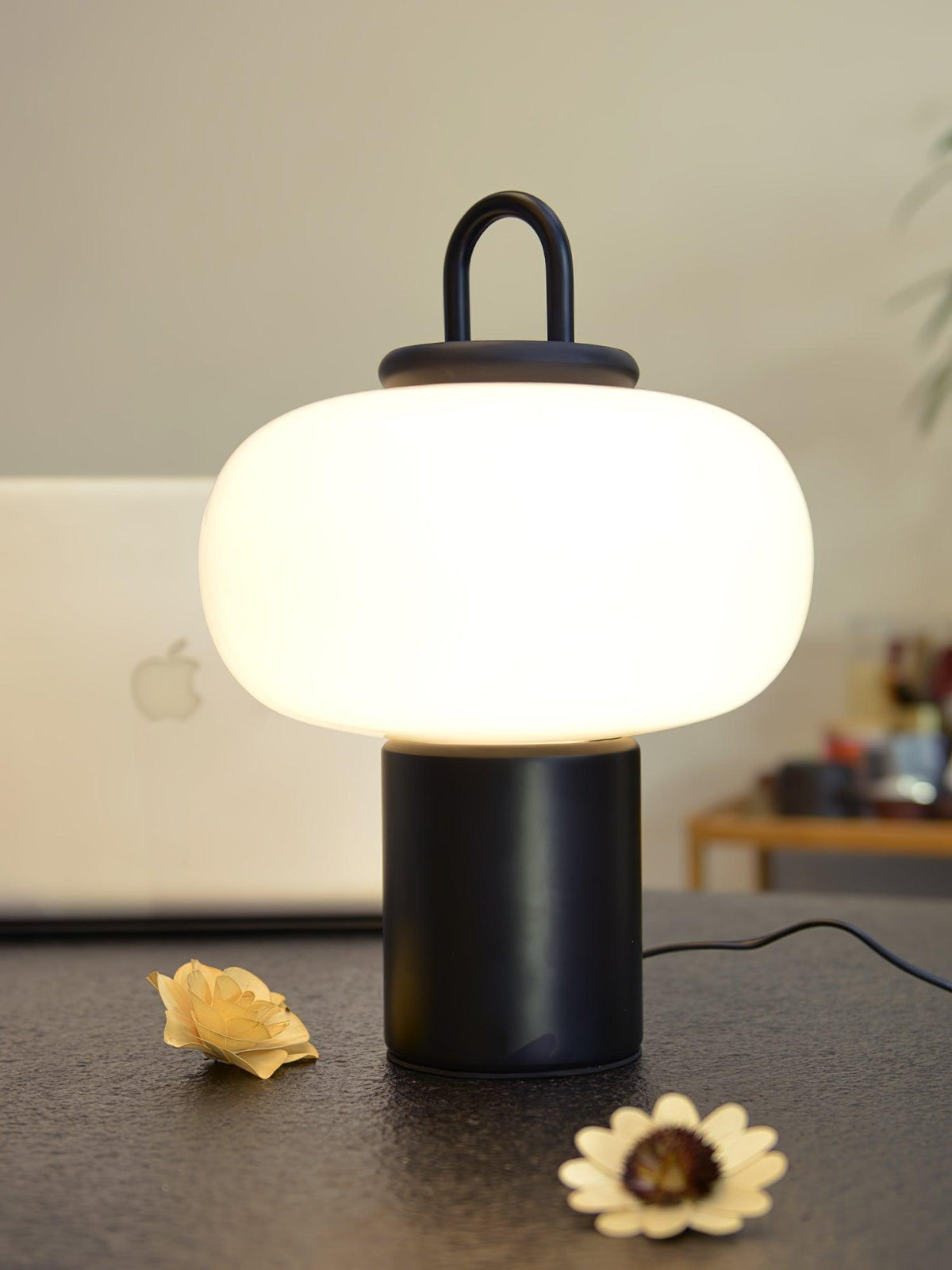 Reveny lámpara de mesa minimalista