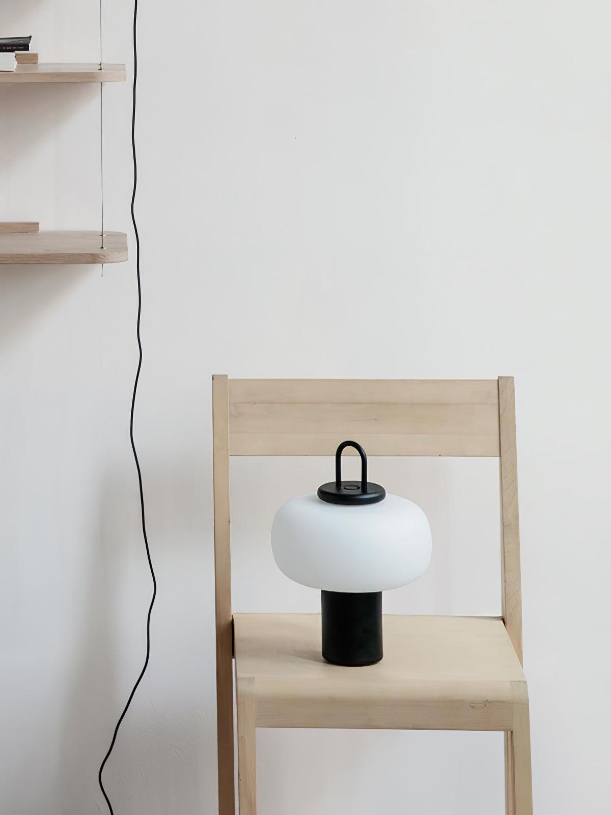 Reveny lámpara de mesa minimalista