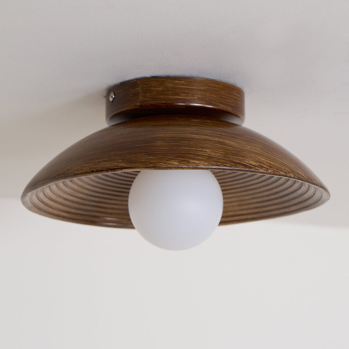 Zira plafón de madera con globo redondo