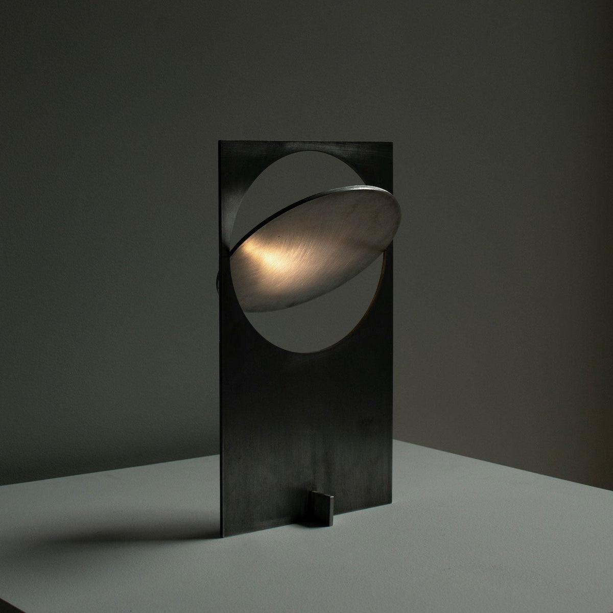 Sixor lámpara de mesa Steel futurista
