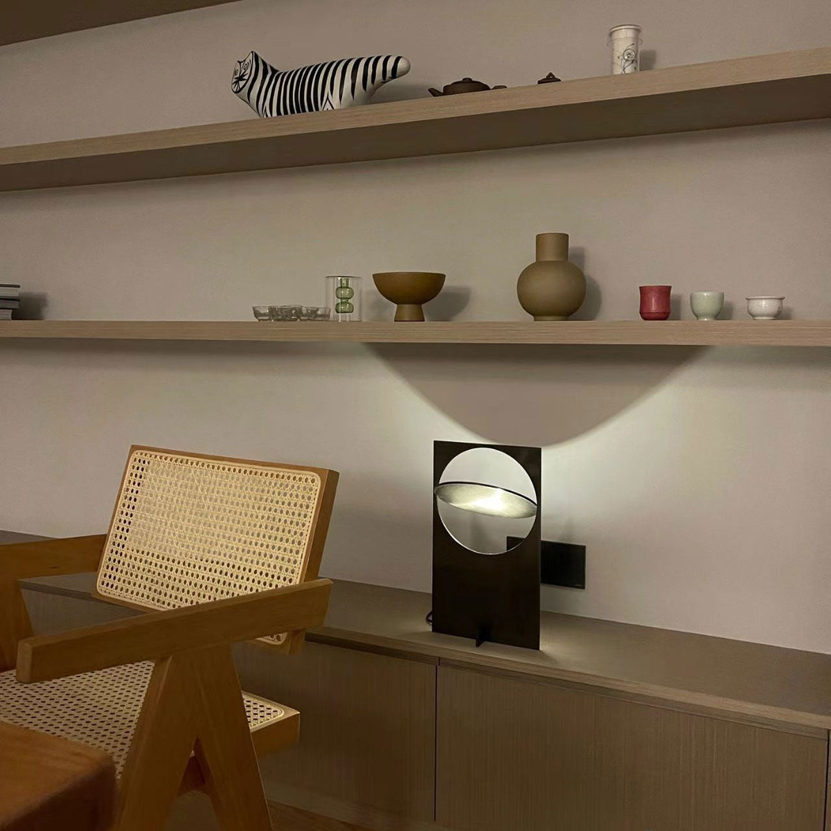 Sixor lámpara de mesa Steel futurista