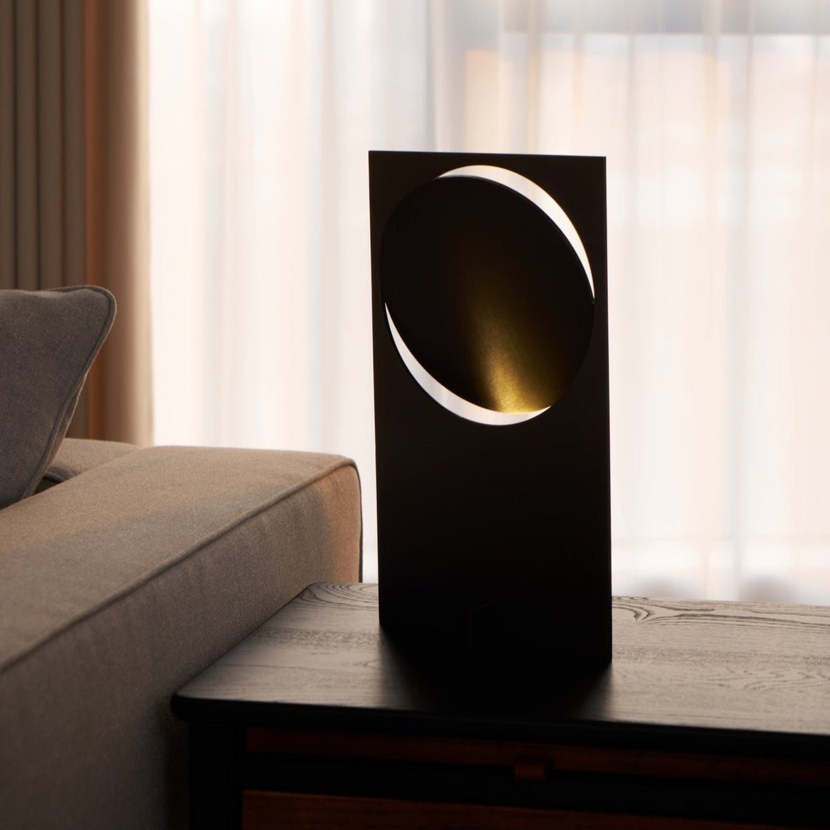 Sixor lámpara de mesa Steel futurista