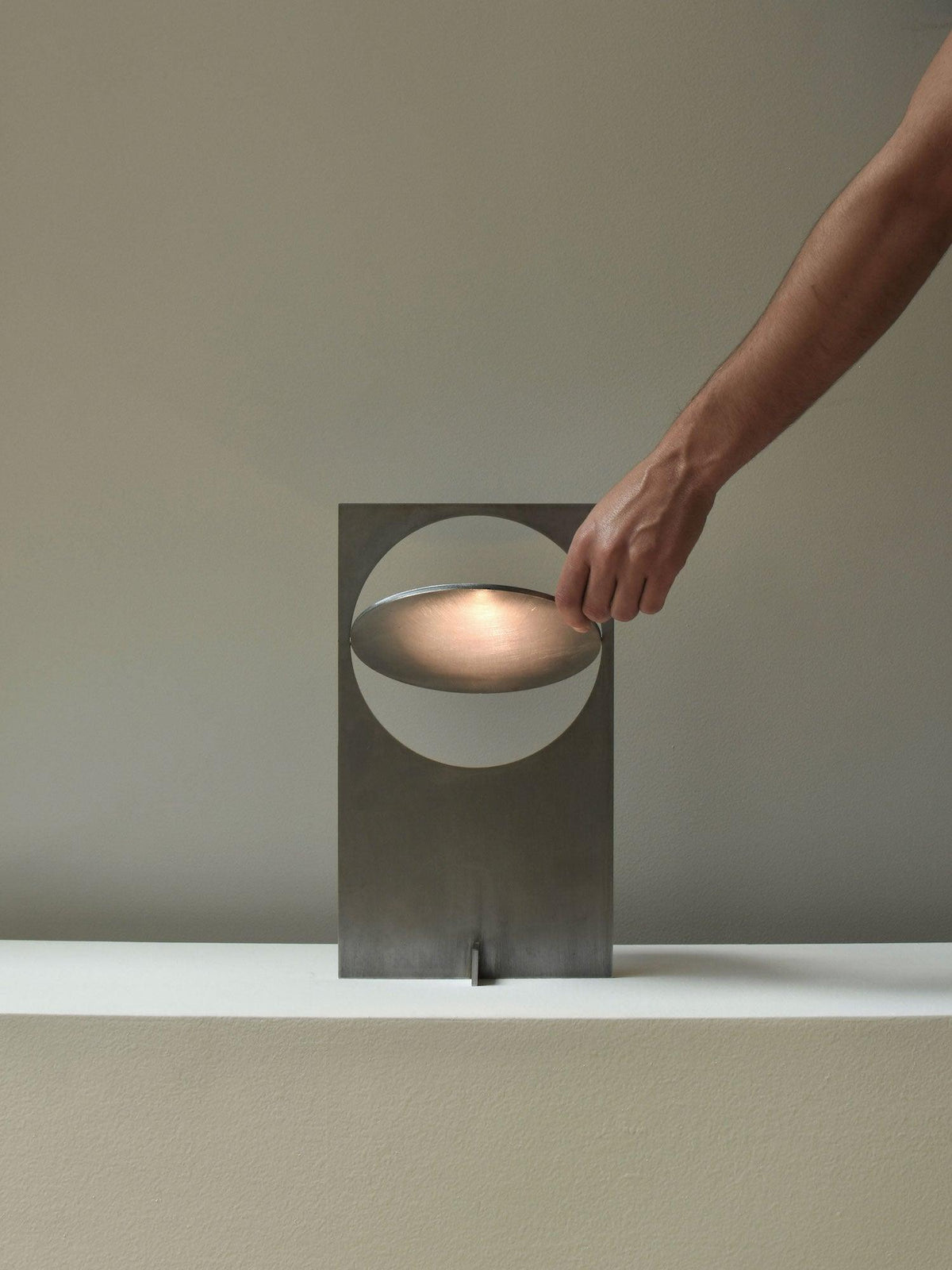 Sixor lámpara de mesa Steel futurista
