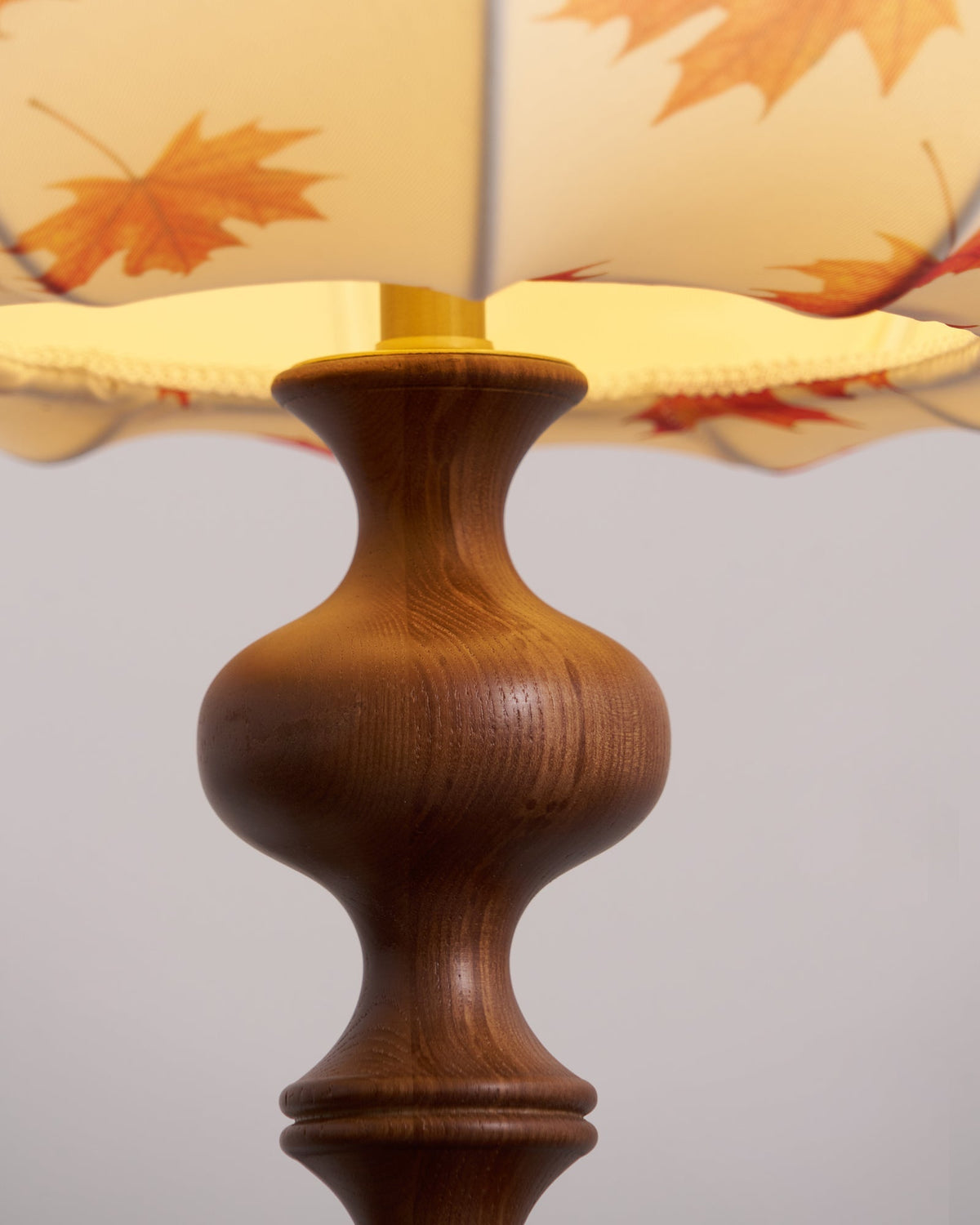 Qrathen lámpara de pie de madera y tejido