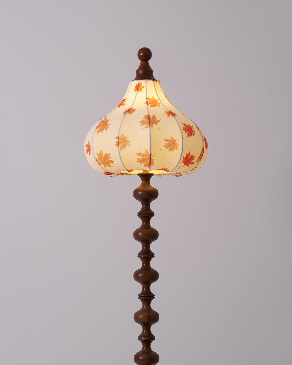 Qrathen lámpara de pie de madera y tejido