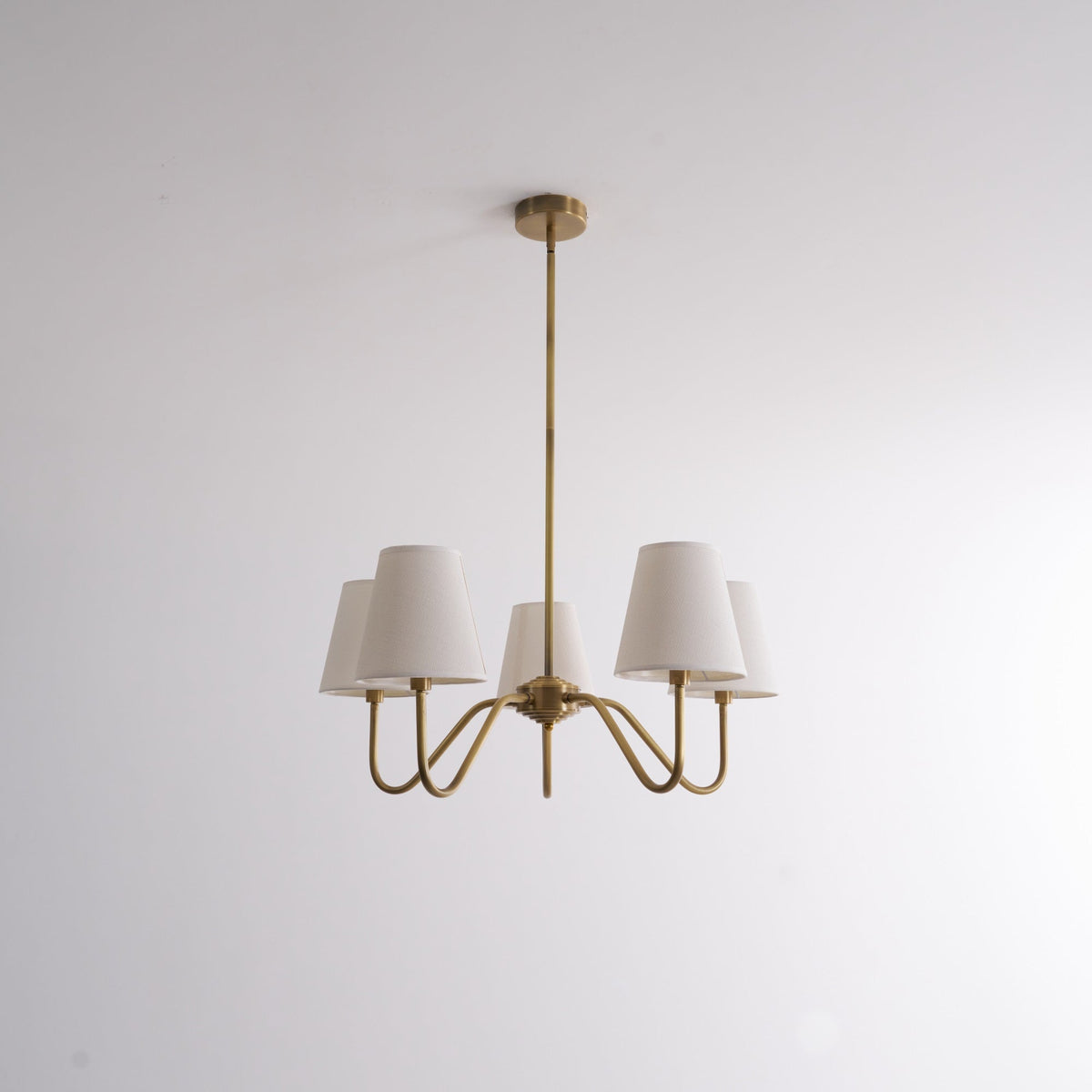 Viraean lámpara de araña vintage industrial de latón con pantalla de tejido