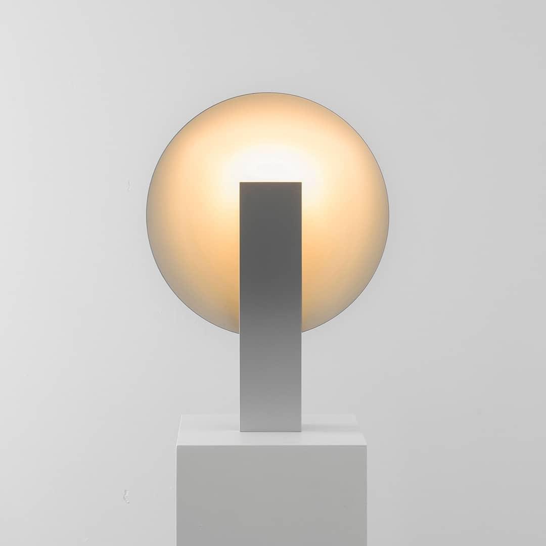 Cis lámpara de mesa minimalista