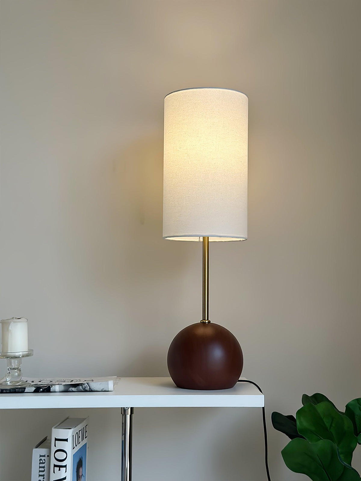 Sylivira lámpara de mesa de madera con esfera