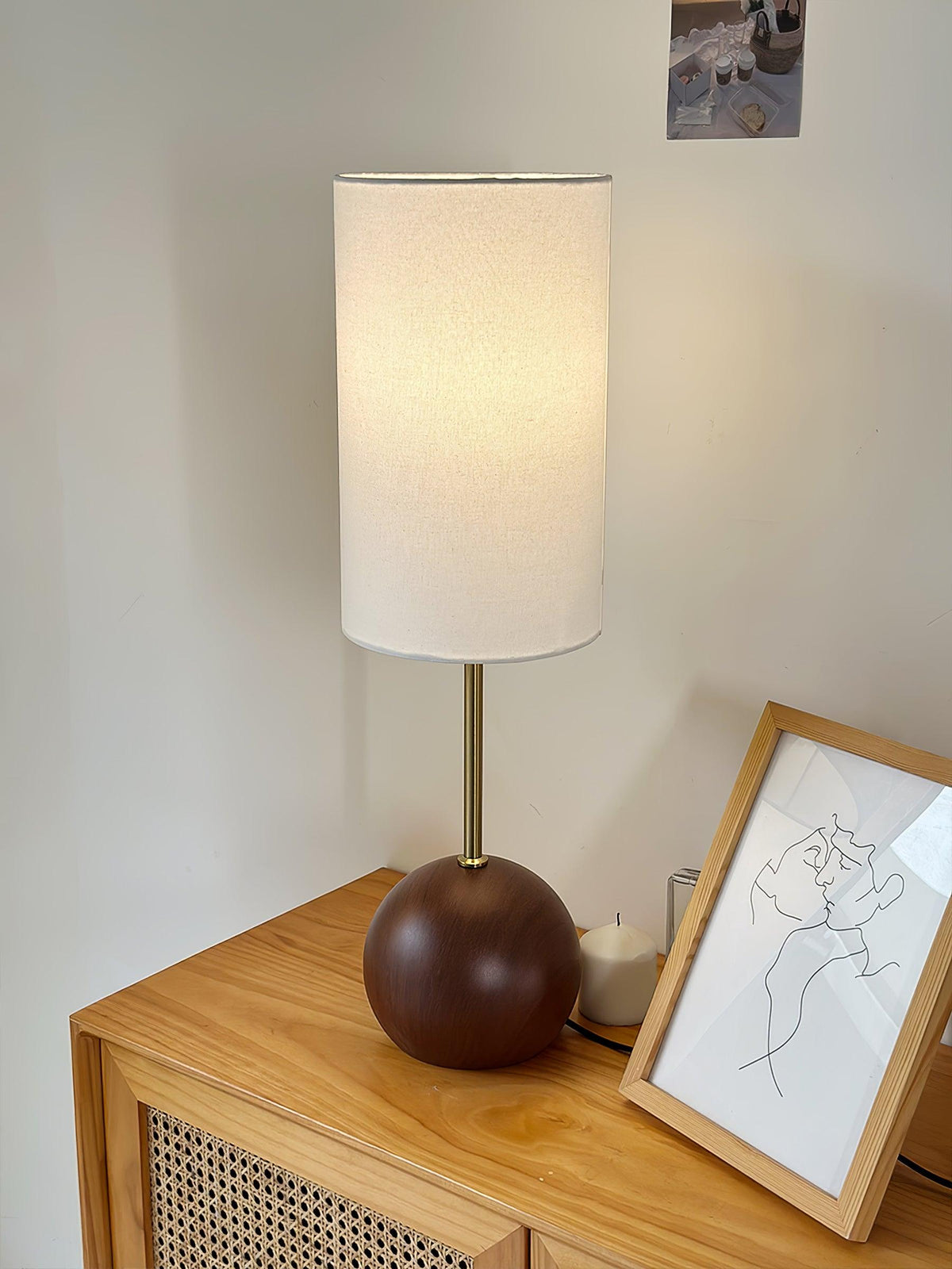 Sylivira lámpara de mesa de madera con esfera