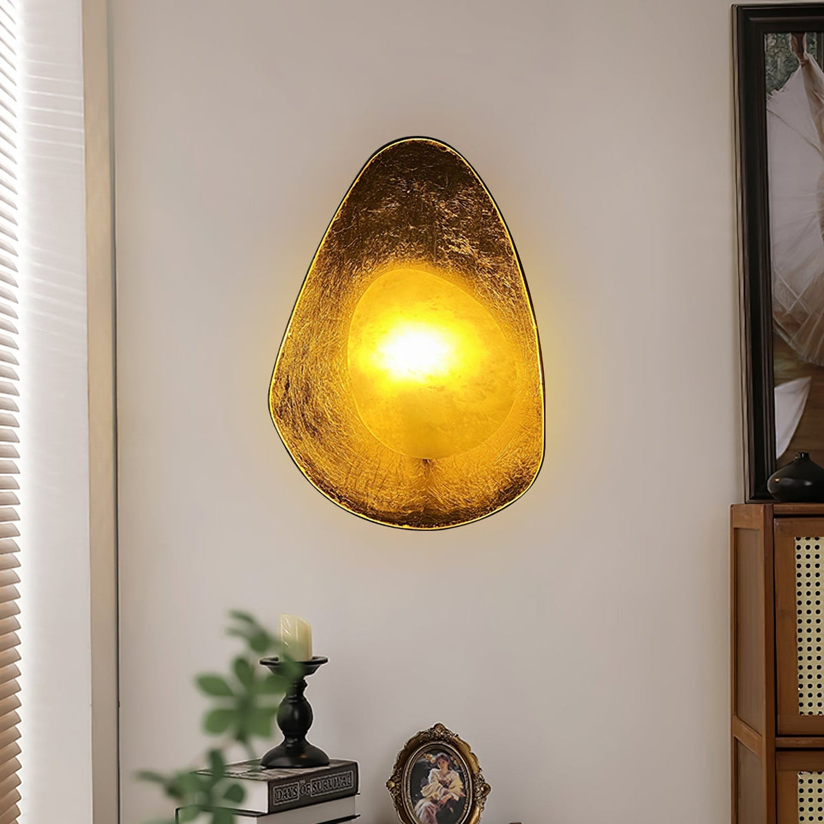 Tenbryn aplique de pared con difusor de alabastro y acabado dorado