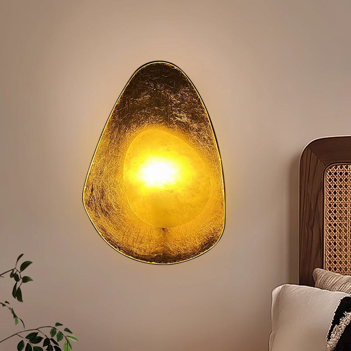 Tenbryn aplique de pared con difusor de alabastro y acabado dorado