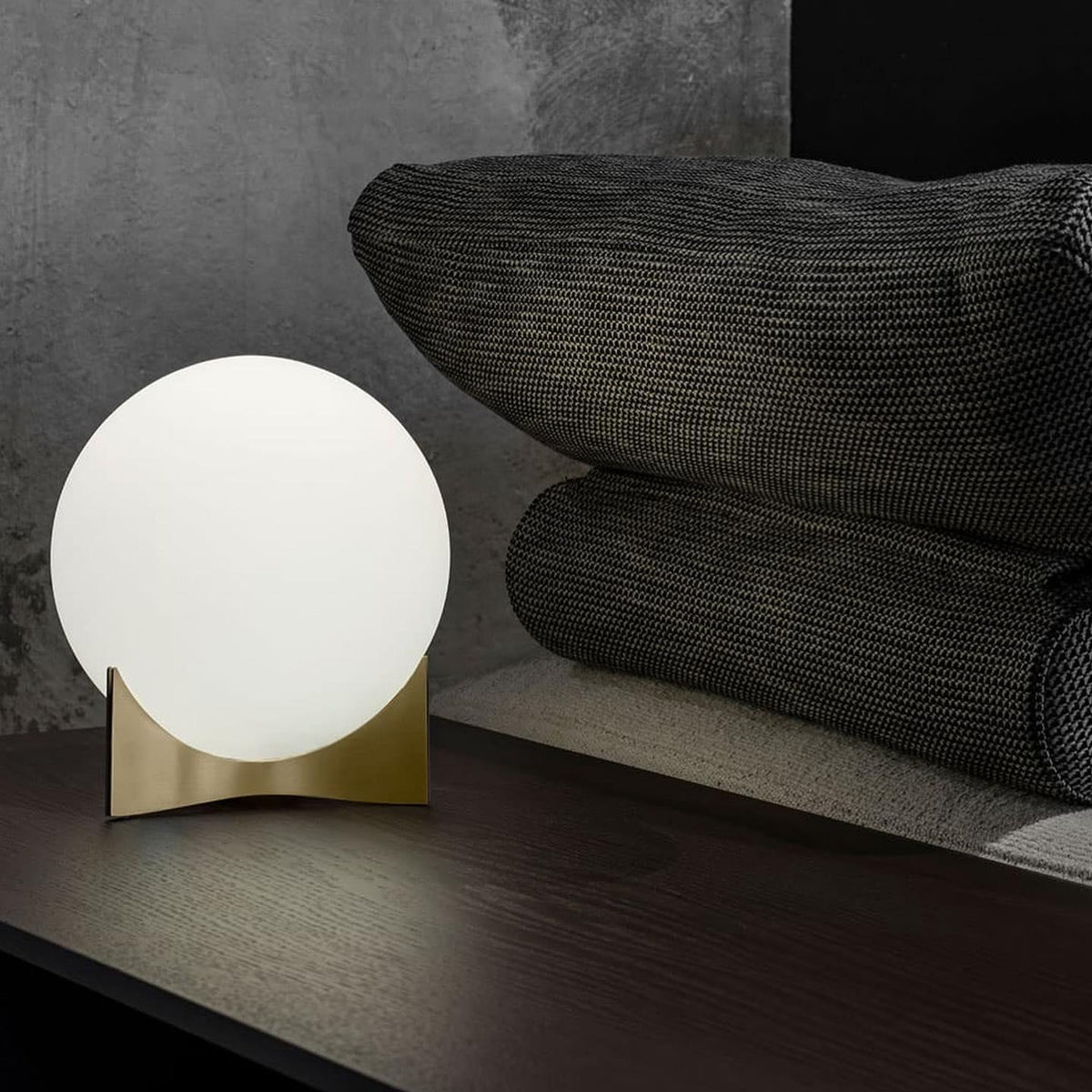 Avo lámpara de mesa contemporánea