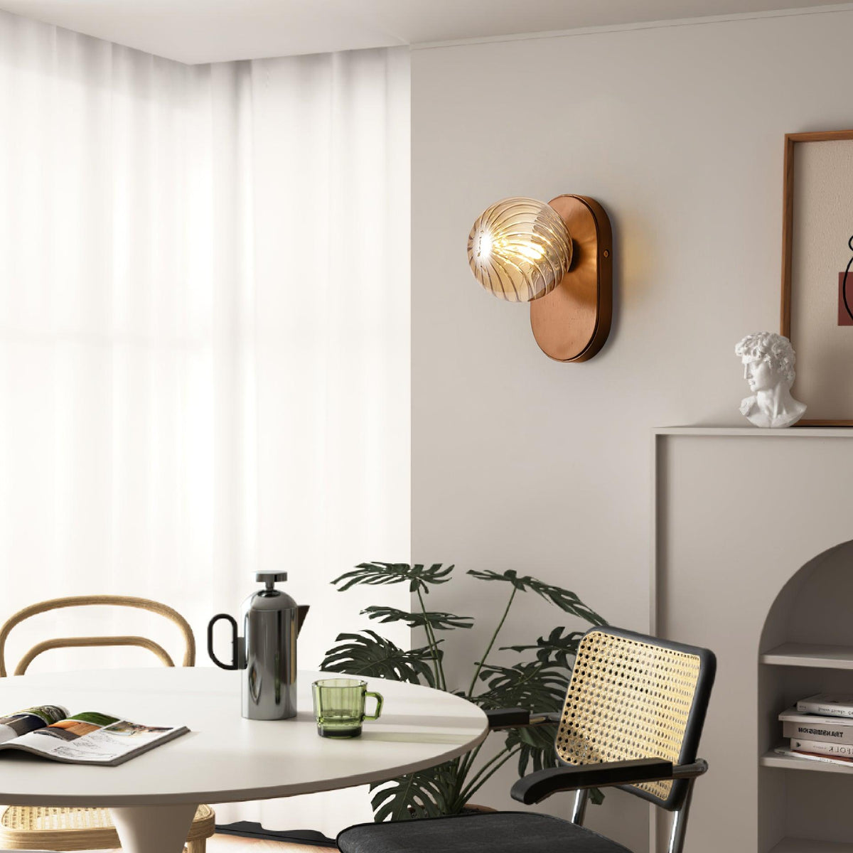 Aplique de pared cuerpo de madera vidrio esmerilado ámbar esfera color nogal moderno acento