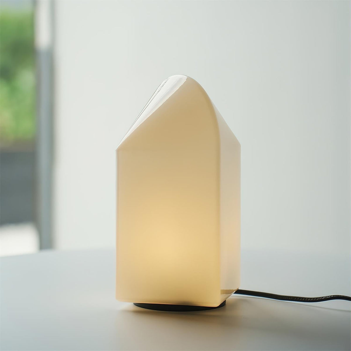 Avenuira lámpara de mesa