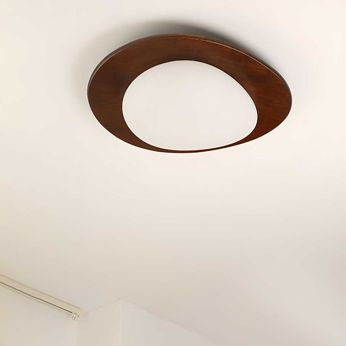 Evory lámpara de techo de madera de nogal Pebble