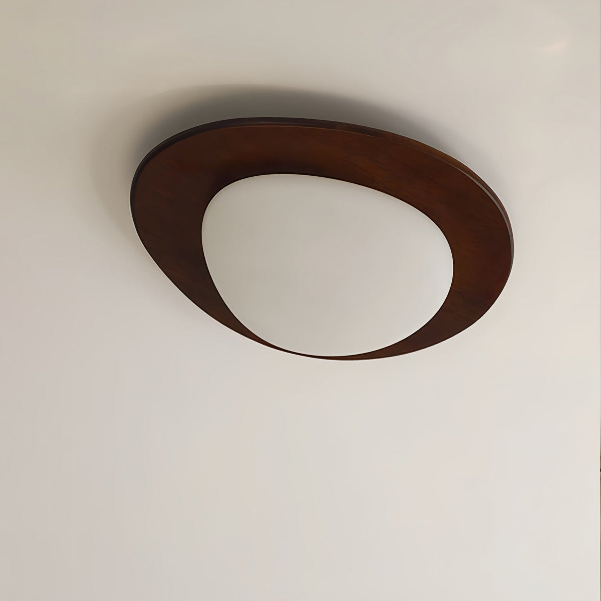 Evory lámpara de techo de madera de nogal Pebble