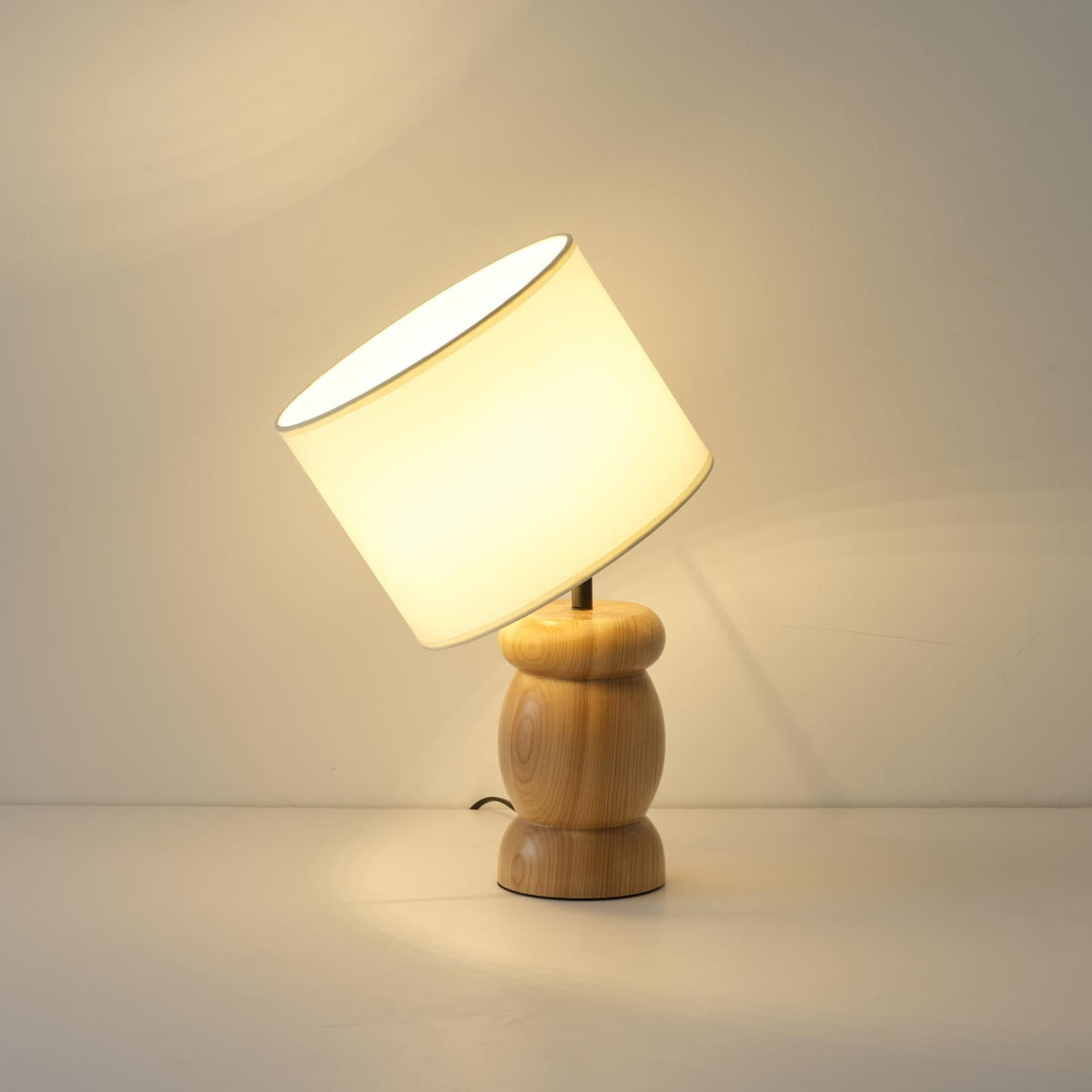 Beadon lámpara de mesa de madera