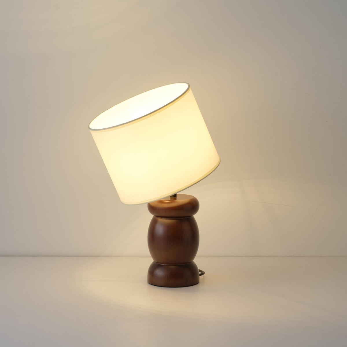 Beadon lámpara de mesa de madera