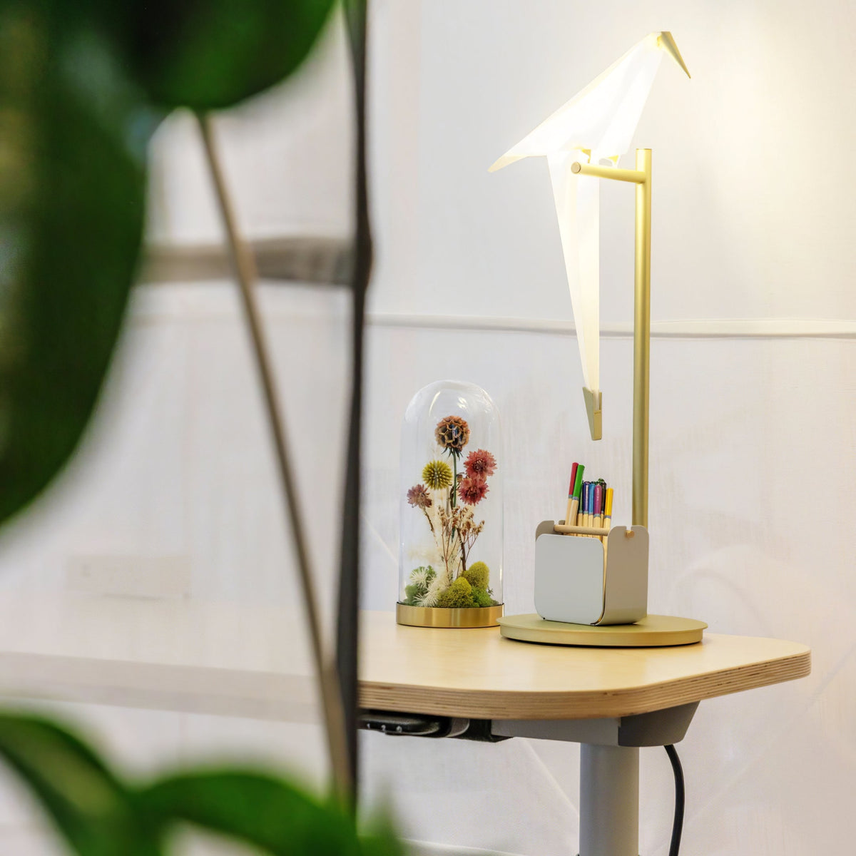Kaelora lámpara de mesa contemporánea