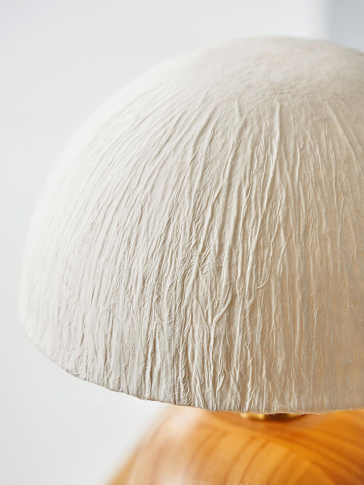 Elugan lámpara de mesa de madera orgánica