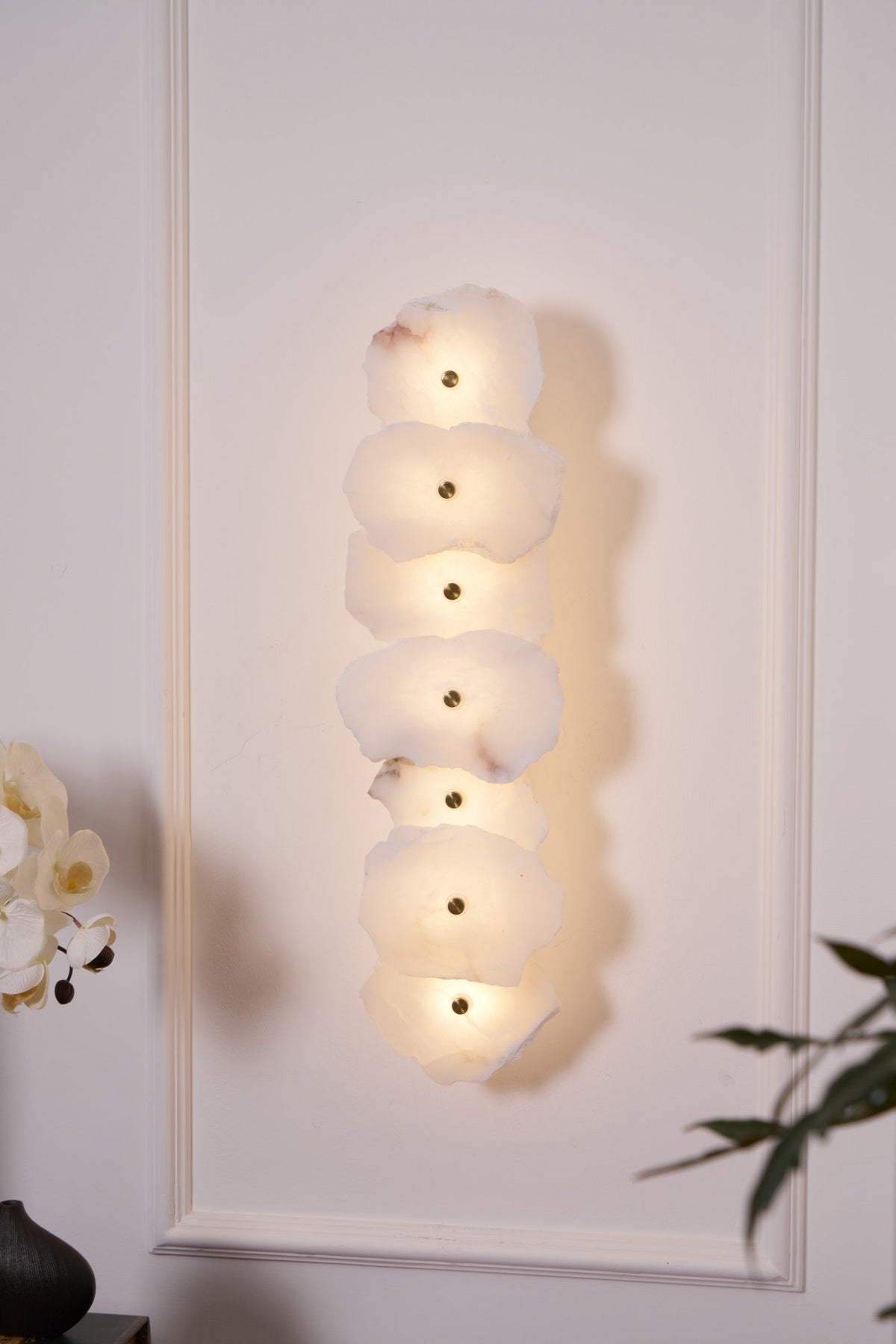 Alaeila aplique de pared Floral Cluster alabastro
