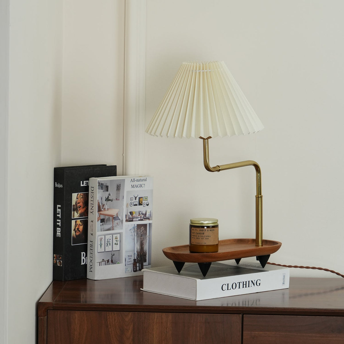 Rinenina lámpara de mesa de madera y tejido vintage