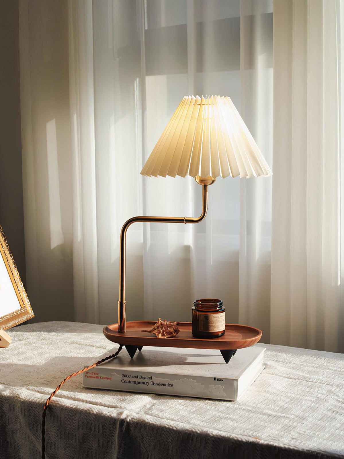 Rinenina lámpara de mesa de madera y tejido vintage