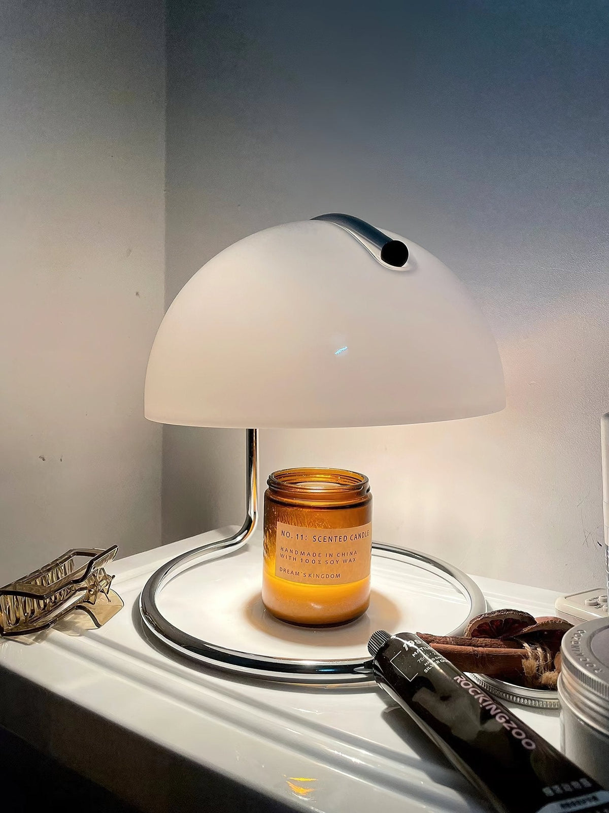 Caelis lámpara de mesa contemporánea