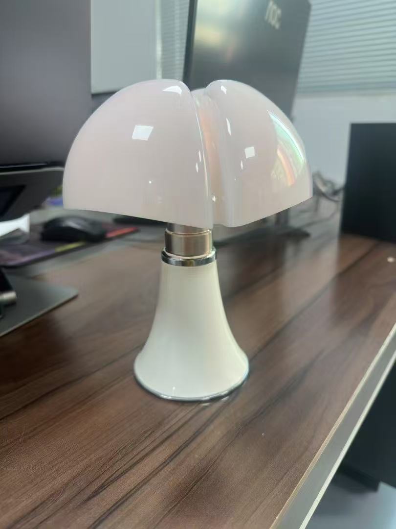 Flaria lámpara de mesa