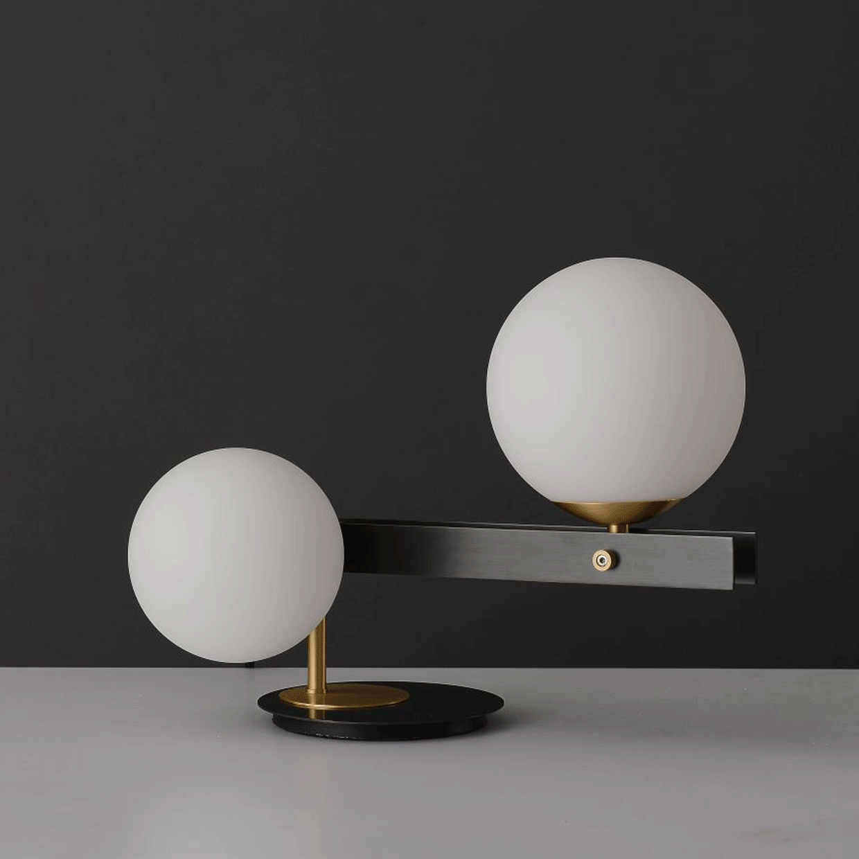 Veloella lámpara de mesa contemporánea de vidrio