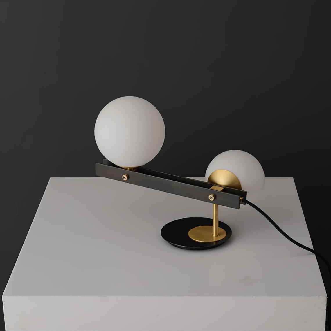 Veloella lámpara de mesa contemporánea de vidrio