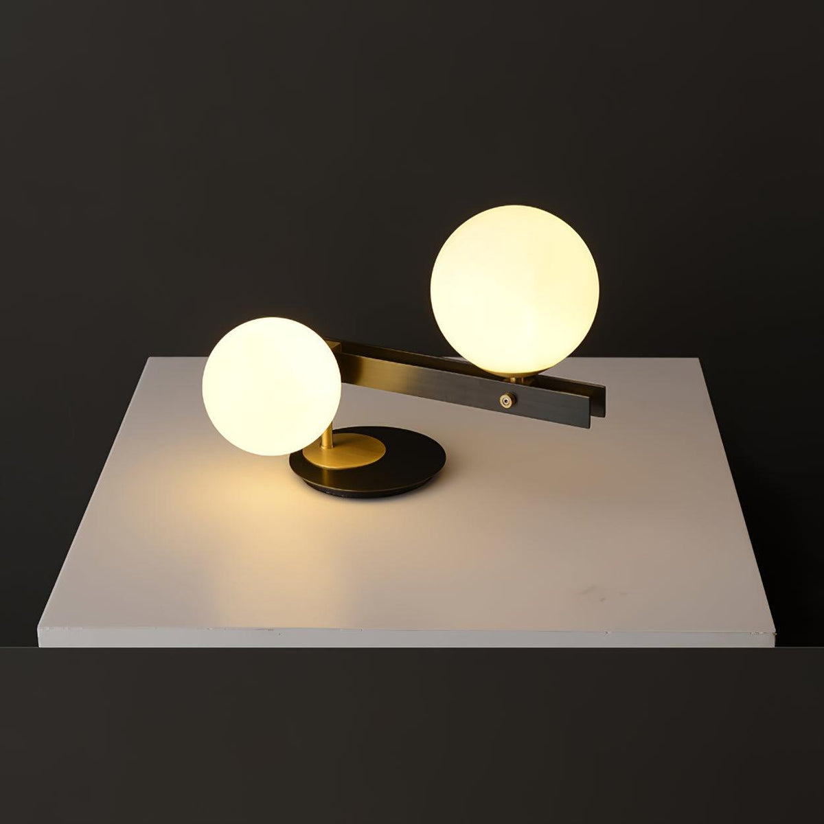 Veloella lámpara de mesa contemporánea de vidrio
