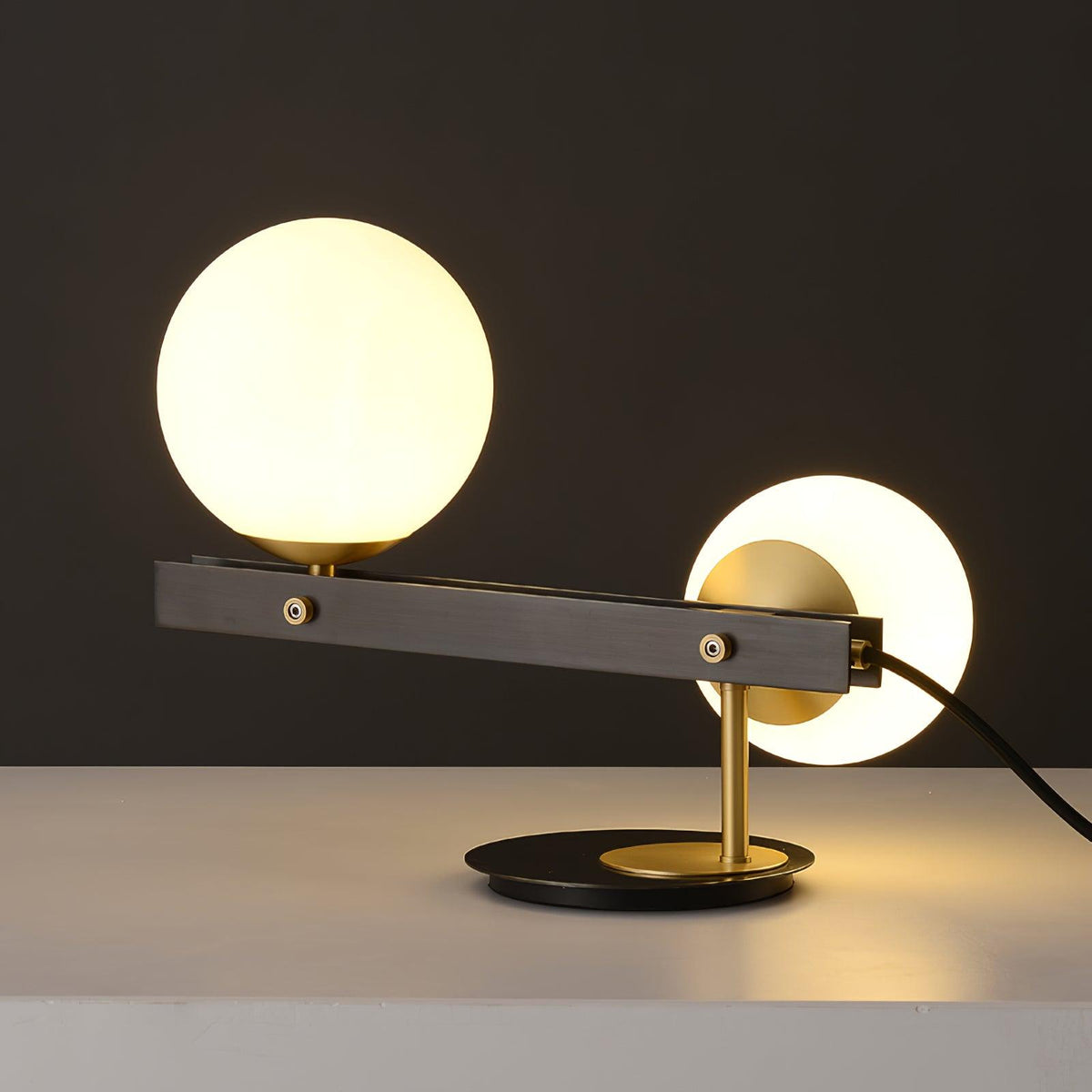 Veloella lámpara de mesa contemporánea de vidrio
