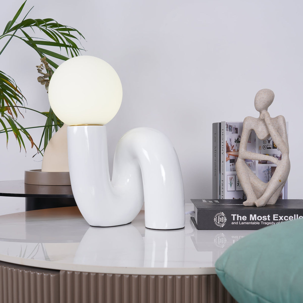 Soreeon lámpara de mesa de estilo lúdico N Shape todo en blanco