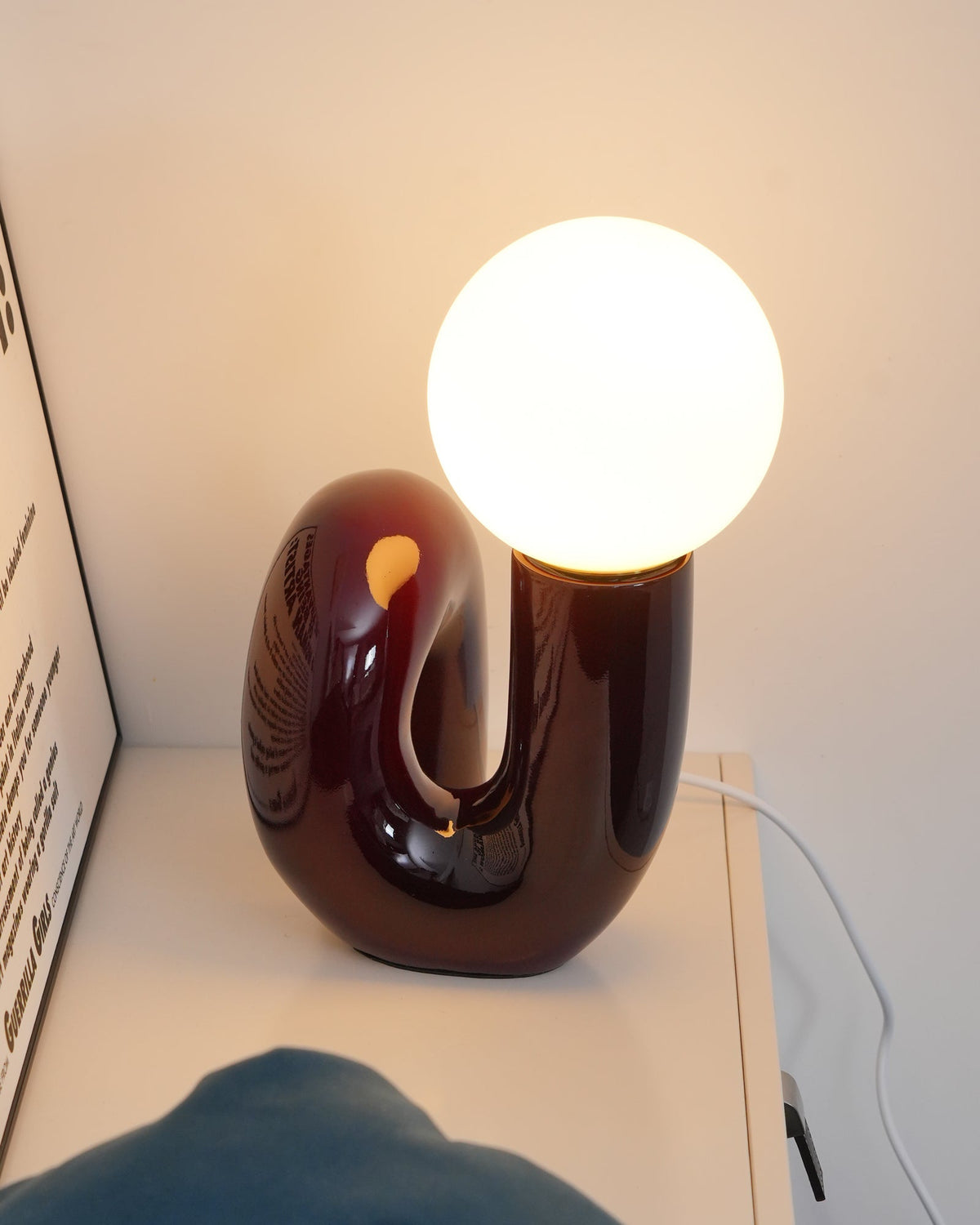 Soreeon lámpara de mesa de estilo lúdico N Shape todo en blanco