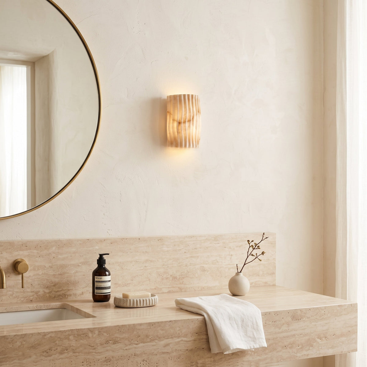 Fluted aplique de pared alabastro