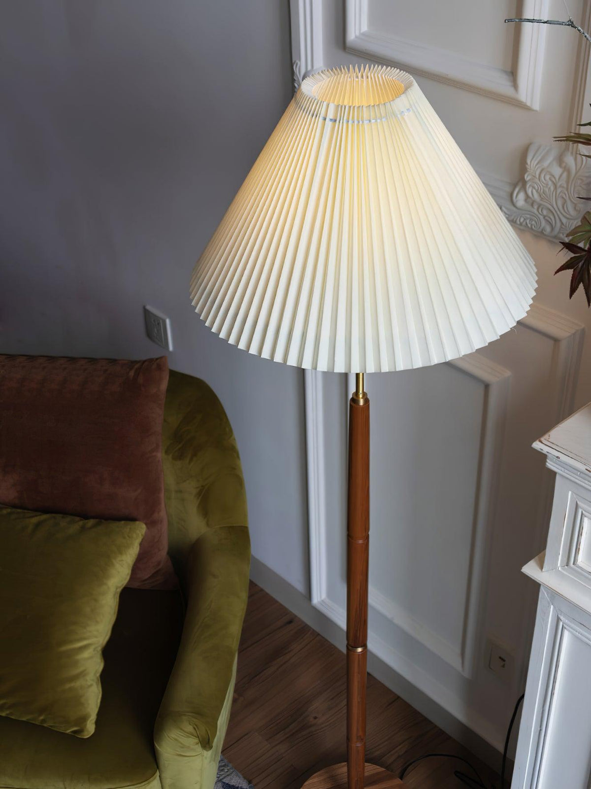 Syleina lámpara de pie minimalista de madera